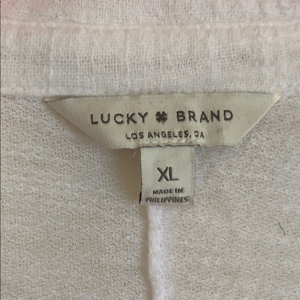 COPY - Lucky Brand Top 🤍 - Picture 3 of 4